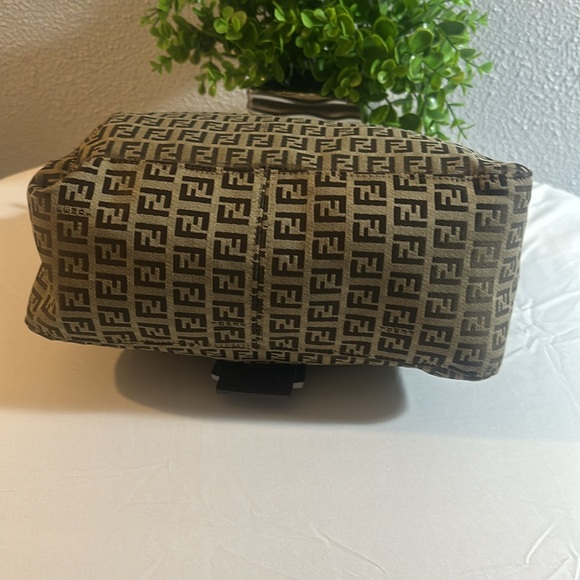 Authentic Fendi Baguette Shoulder cloth Handbag Zucca print, very classy - Picture 6 of 15